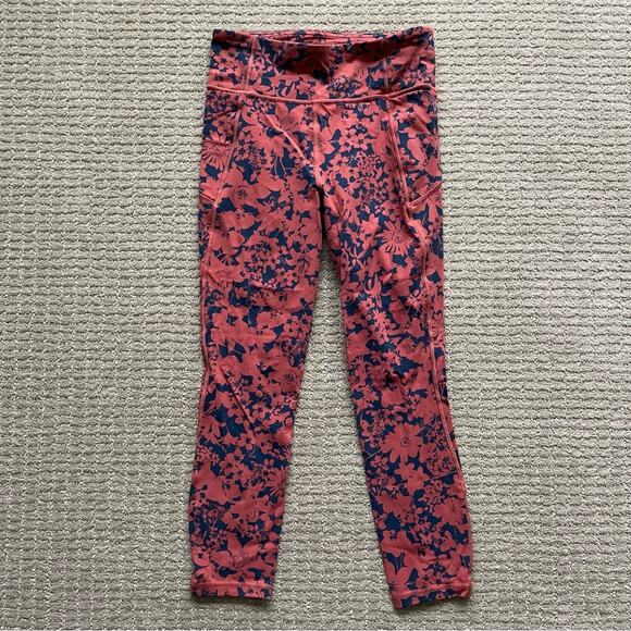 Lululemon Final Lap Crop *23" Size 6 - Picture 6 of 9